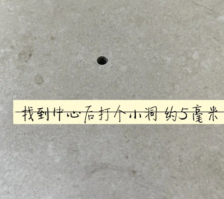盘县瓷砖空鼓维修公司专业解答在瓷砖铺贴过程中，如果砂料搅拌不均匀，将会带来以下问题